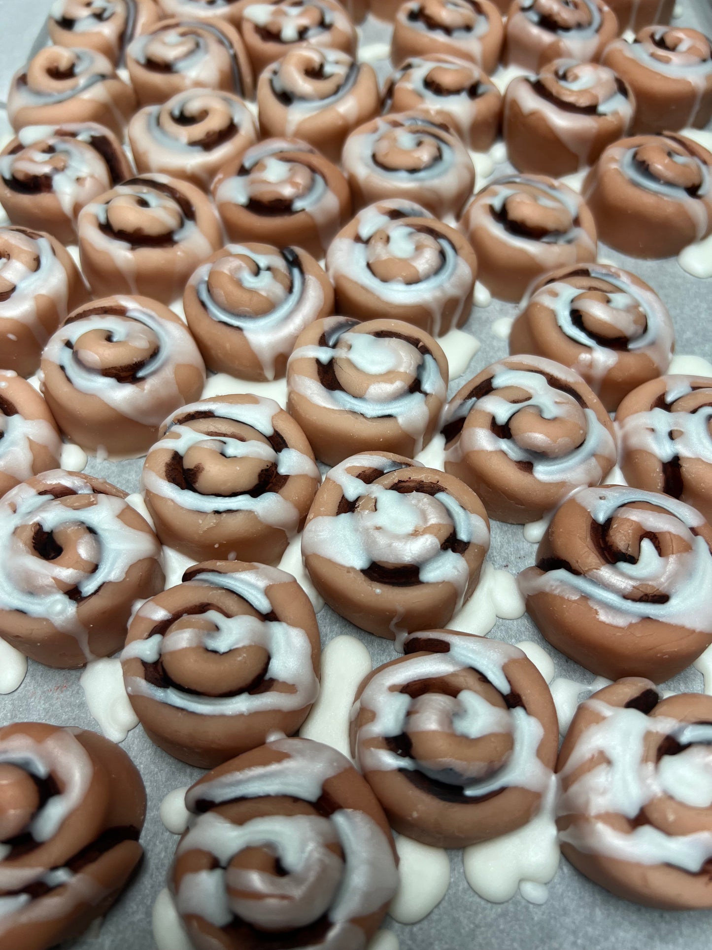 Cinnamon Rolls - Wax Embed